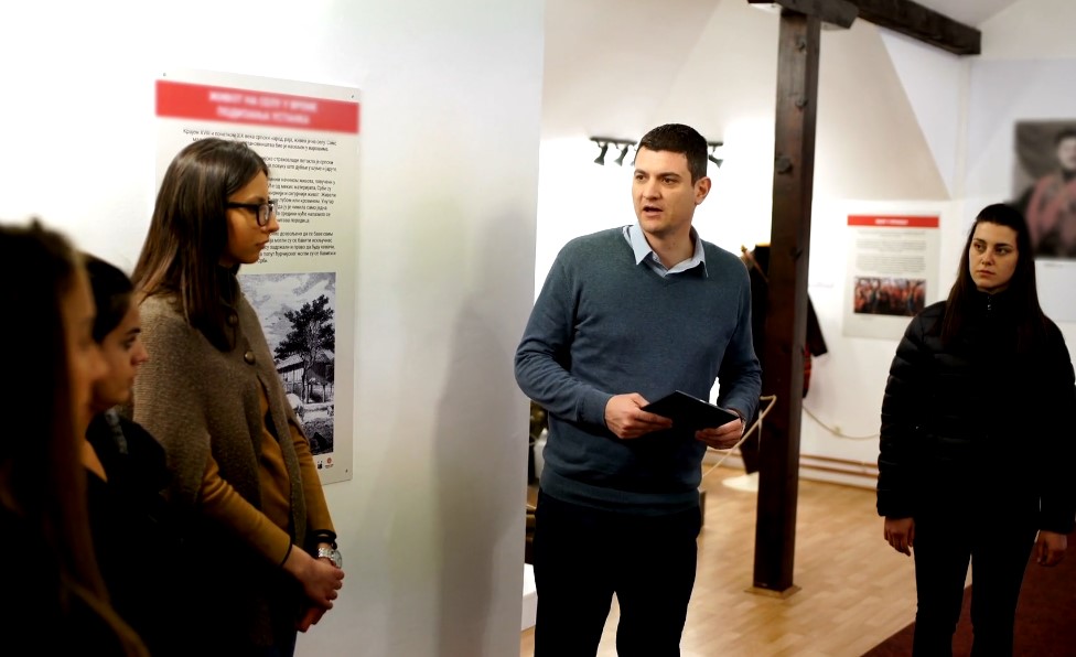 Group presentation in a museum